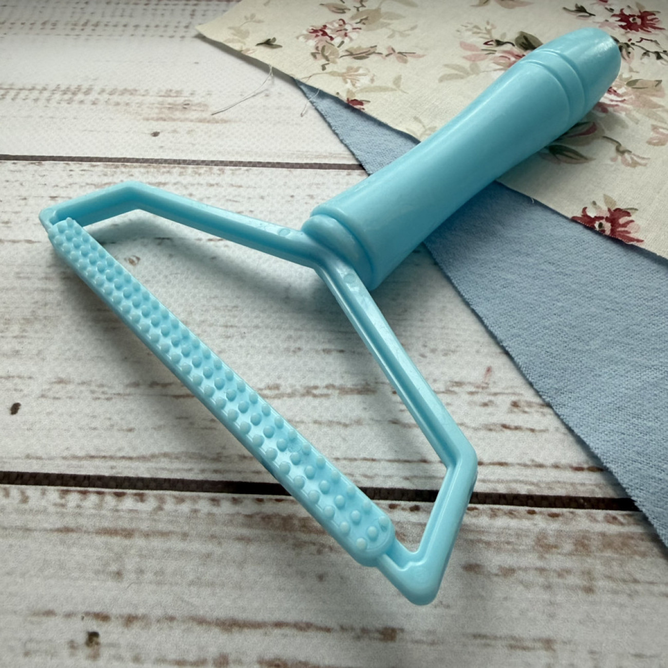 Щітка-бритва для видалення катишків і ворса