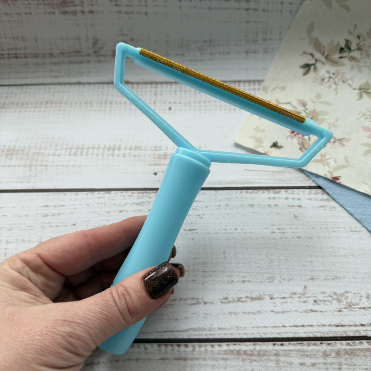 Щітка-бритва для видалення катишків і ворса