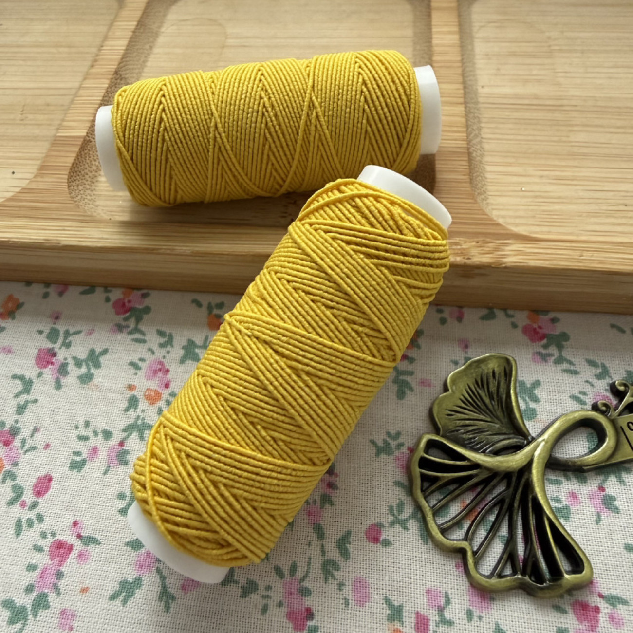 Нитка-резинка (спандекс), жовта