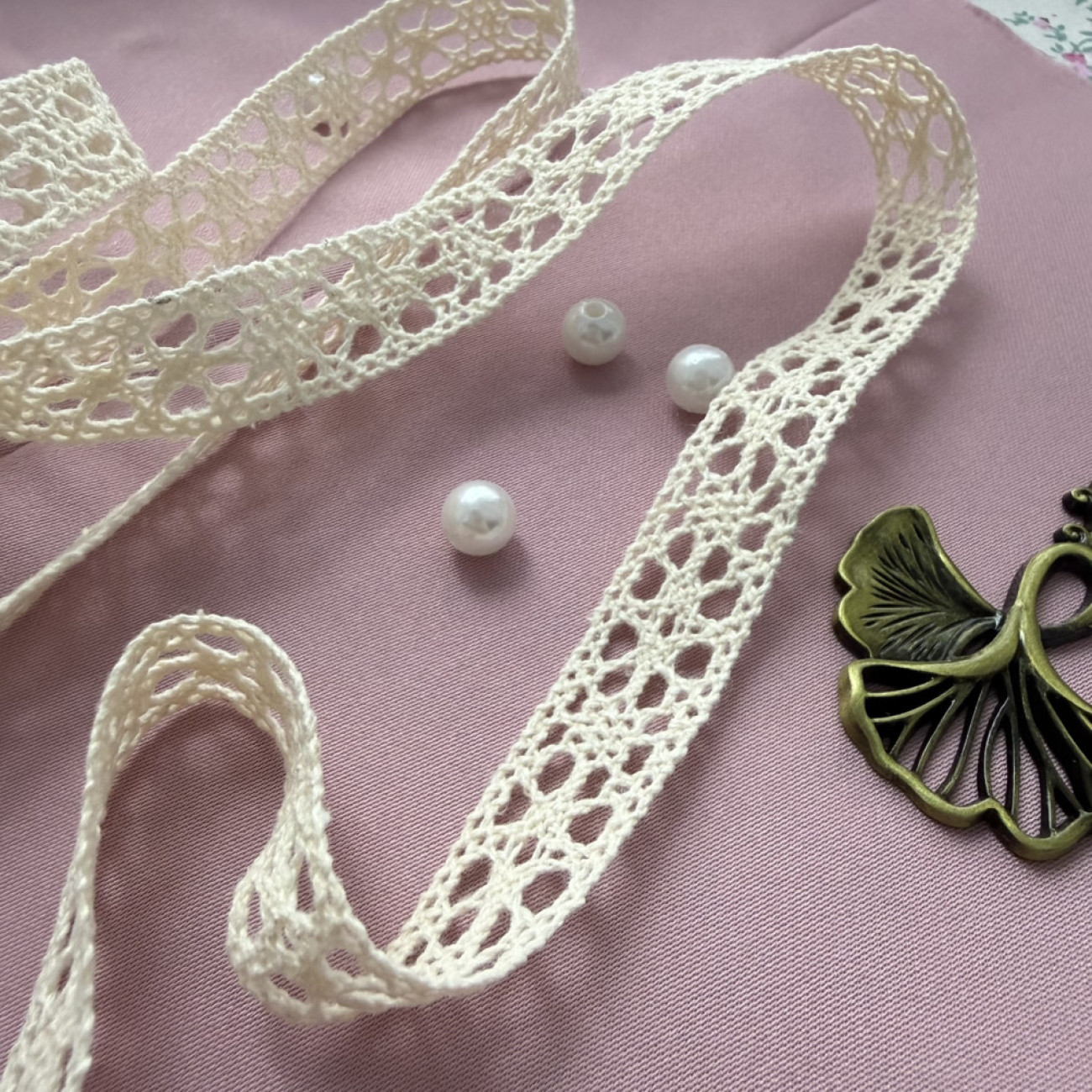 Мереживо бавовняне бежеве 1,4 см пряме — для одягу, декору та рукоділля