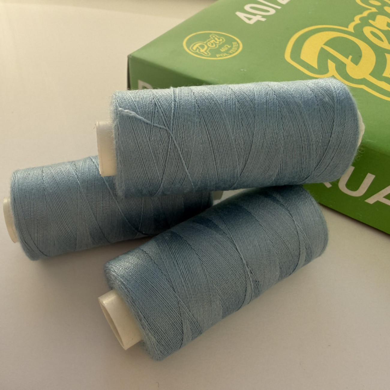 Нитки для шиття Peri 100% поліестер, 40/2, 400Y (№135)