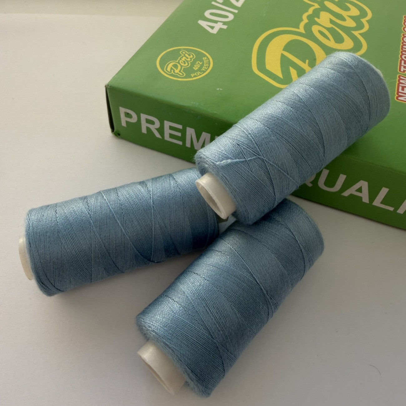 Нитки для шиття Peri 100% поліестер, 40/2, 400Y (№135)