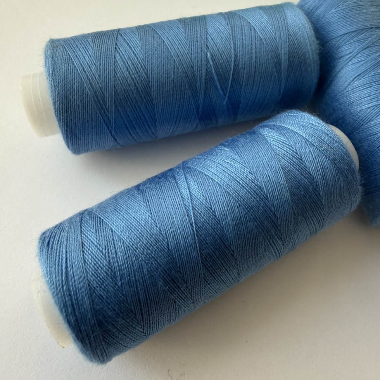 Нитки для шиття Peri 100% поліестер, 40/2, 400Y (№137)