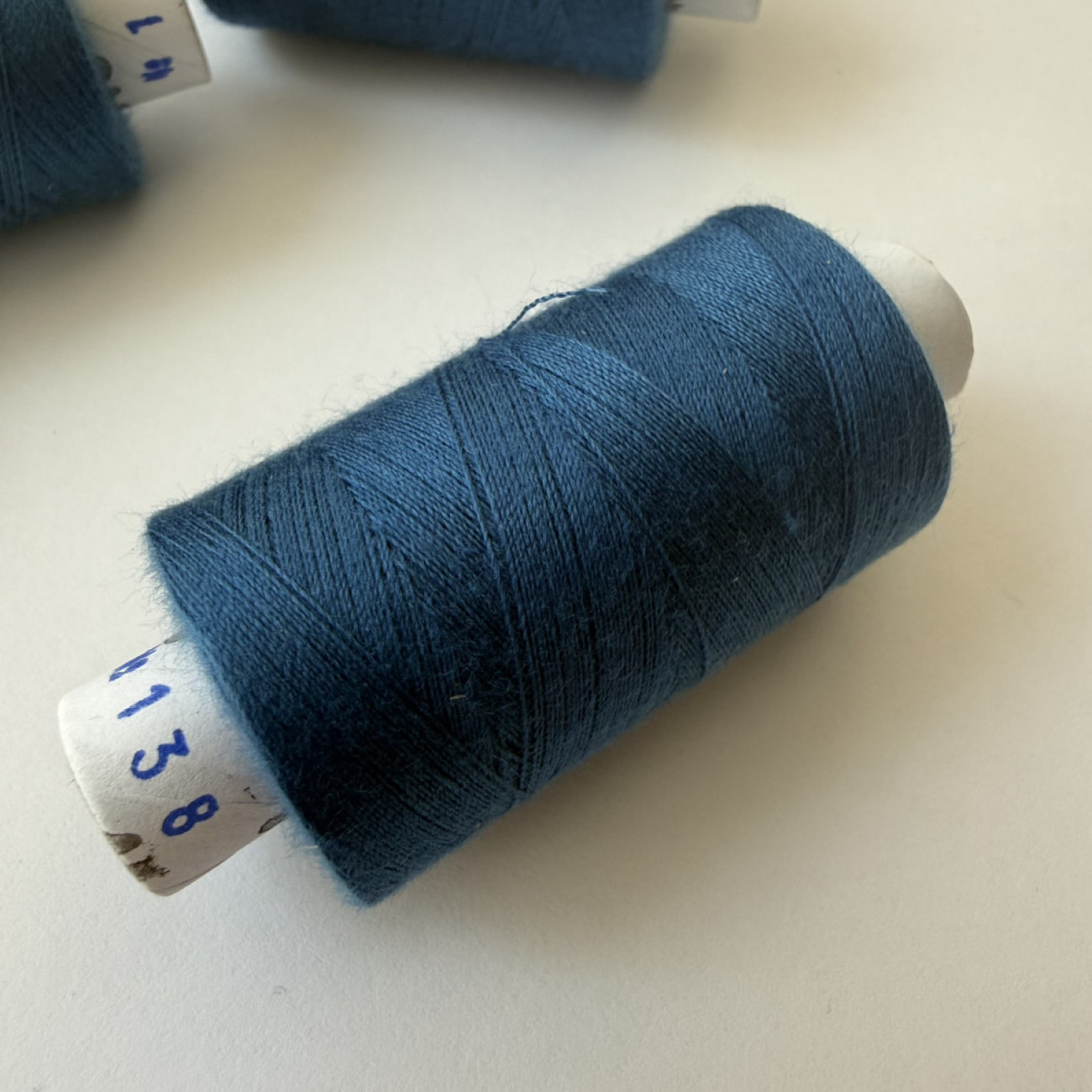 Нитки для шиття Peri 100% поліестер, 40/2, 400Y (№138)