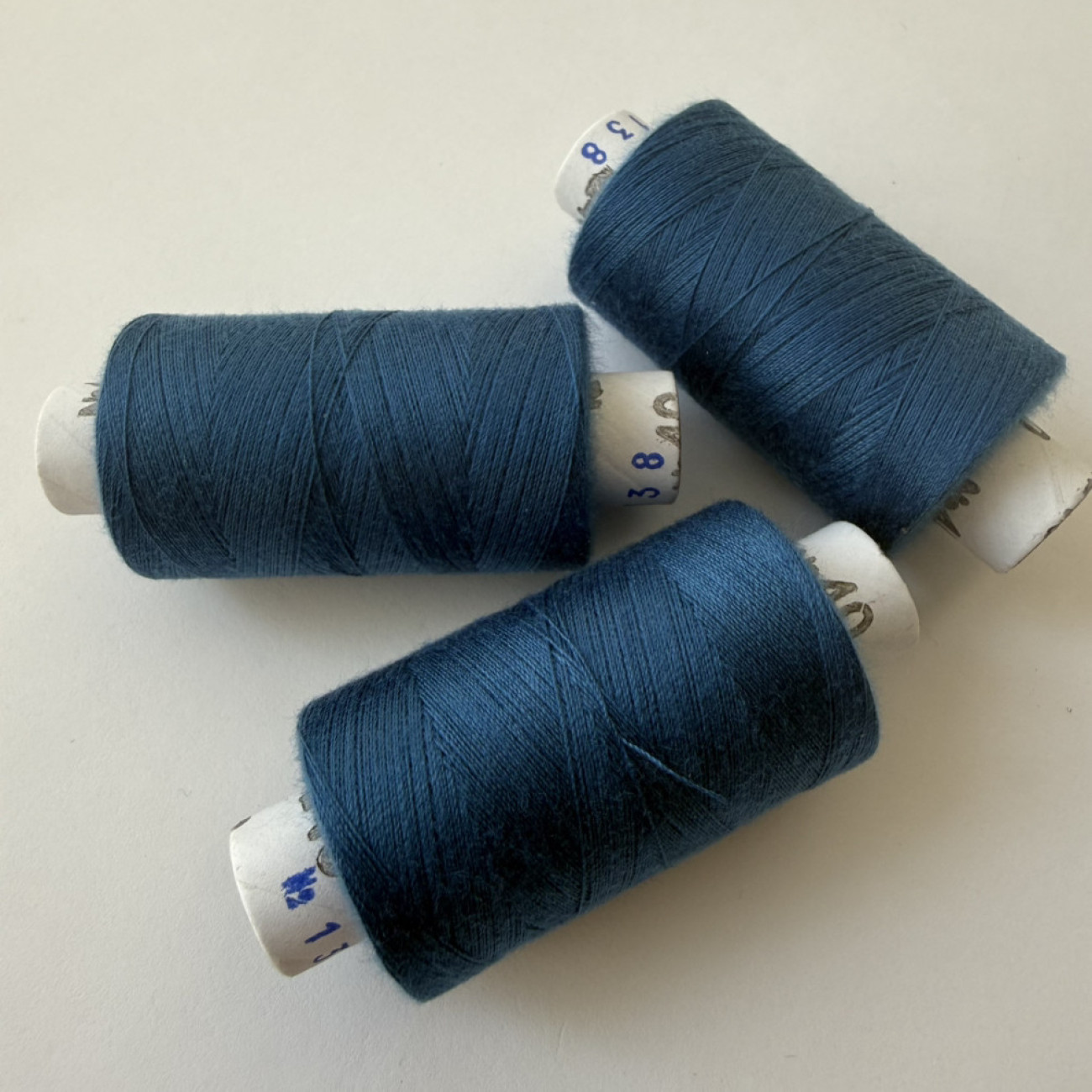 Нитки для шиття Peri 100% поліестер, 40/2, 400Y (№138)