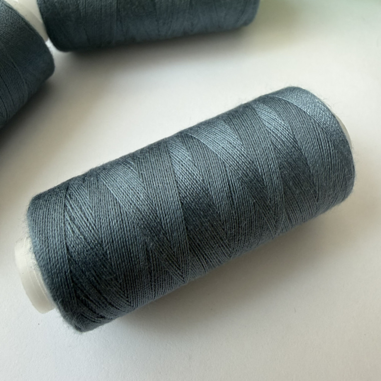 Нитки для шиття Peri 100% поліестер, 40/2, 400Y (№140)