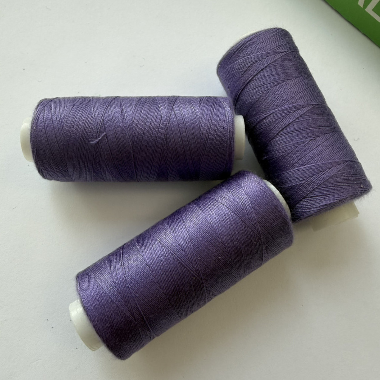 Нитки для шиття Peri 100% поліестер, 40/2, 400Y (№142)