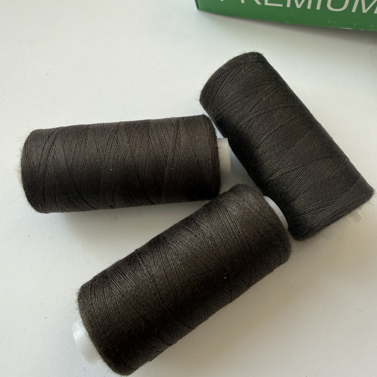 Нитки для шиття Peri 100% поліестер, 40/2, 400Y (№144)