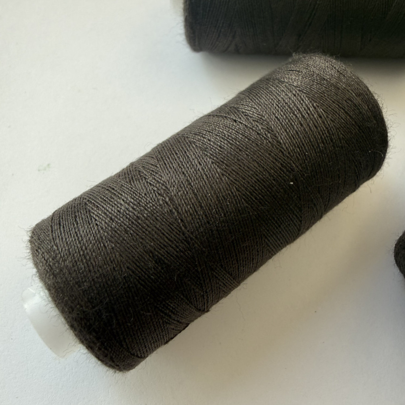 Нитки для шиття Peri 100% поліестер, 40/2, 400Y (№144)