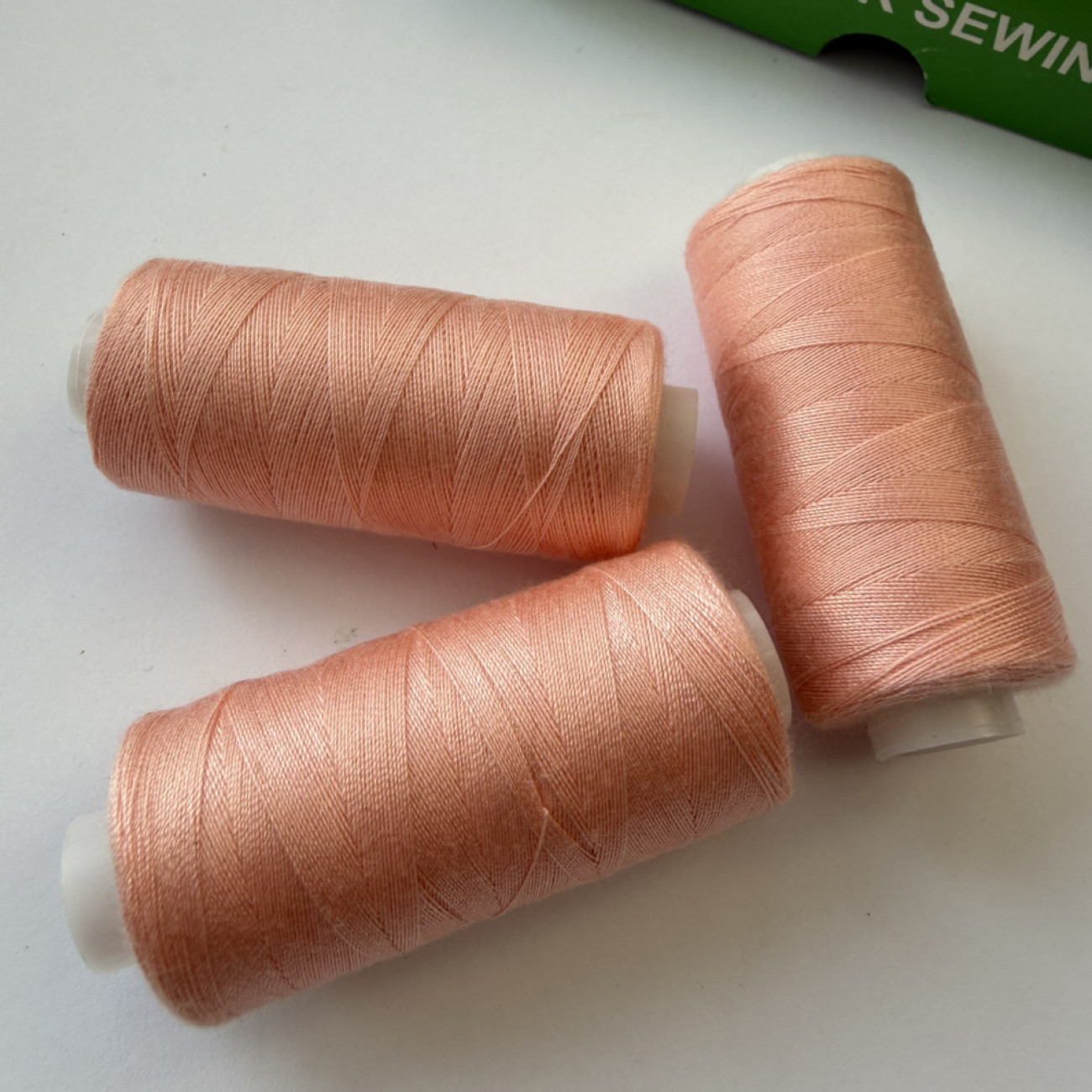 Нитки для шиття Peri 100% поліестер, 40/2, 400Y (№148)