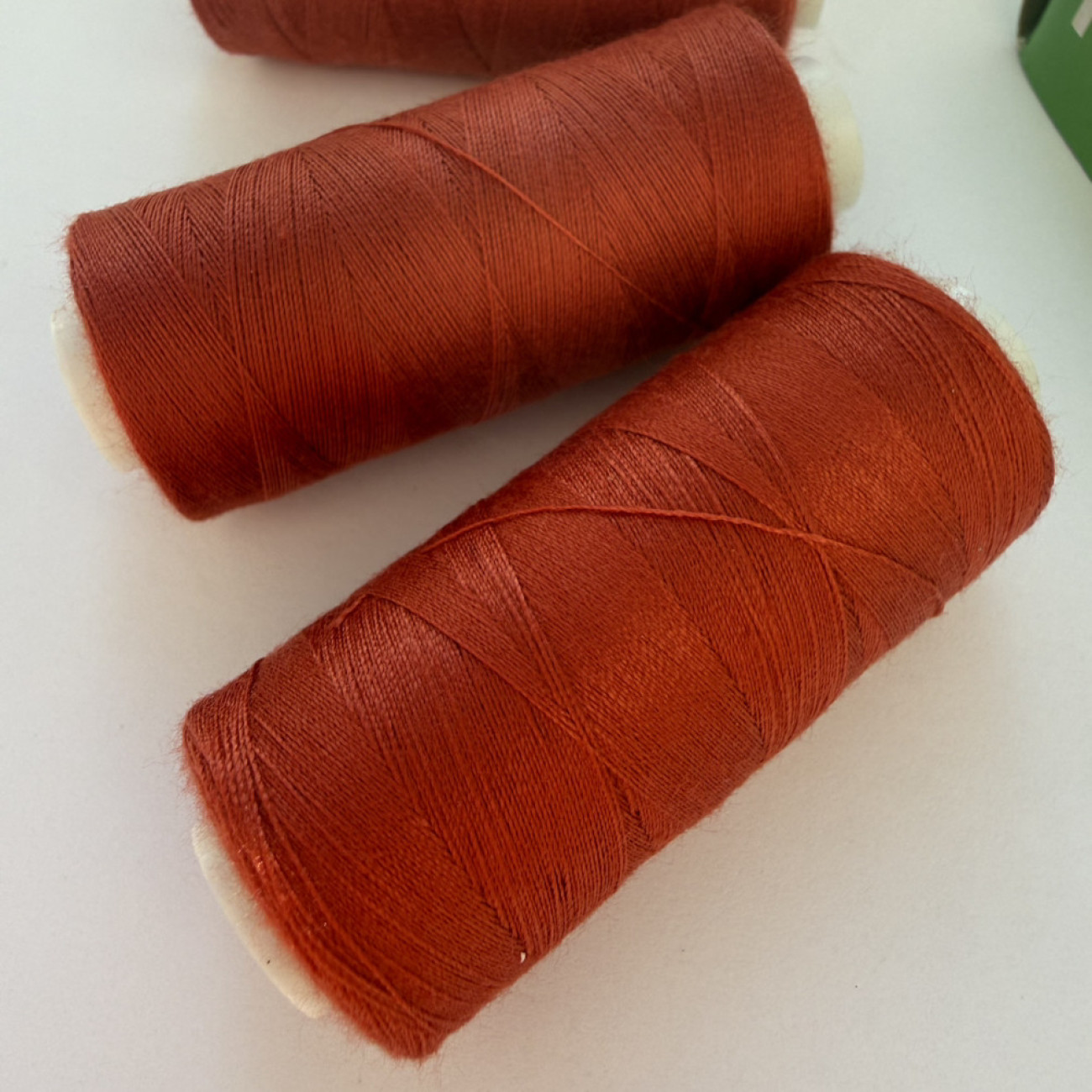 Нитки для шиття Peri 100% поліестер, 40/2, 400Y (№154)