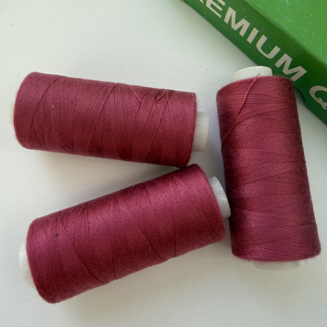 Нитки для шиття Peri 100% поліестер, 40/2, 400Y (№193)