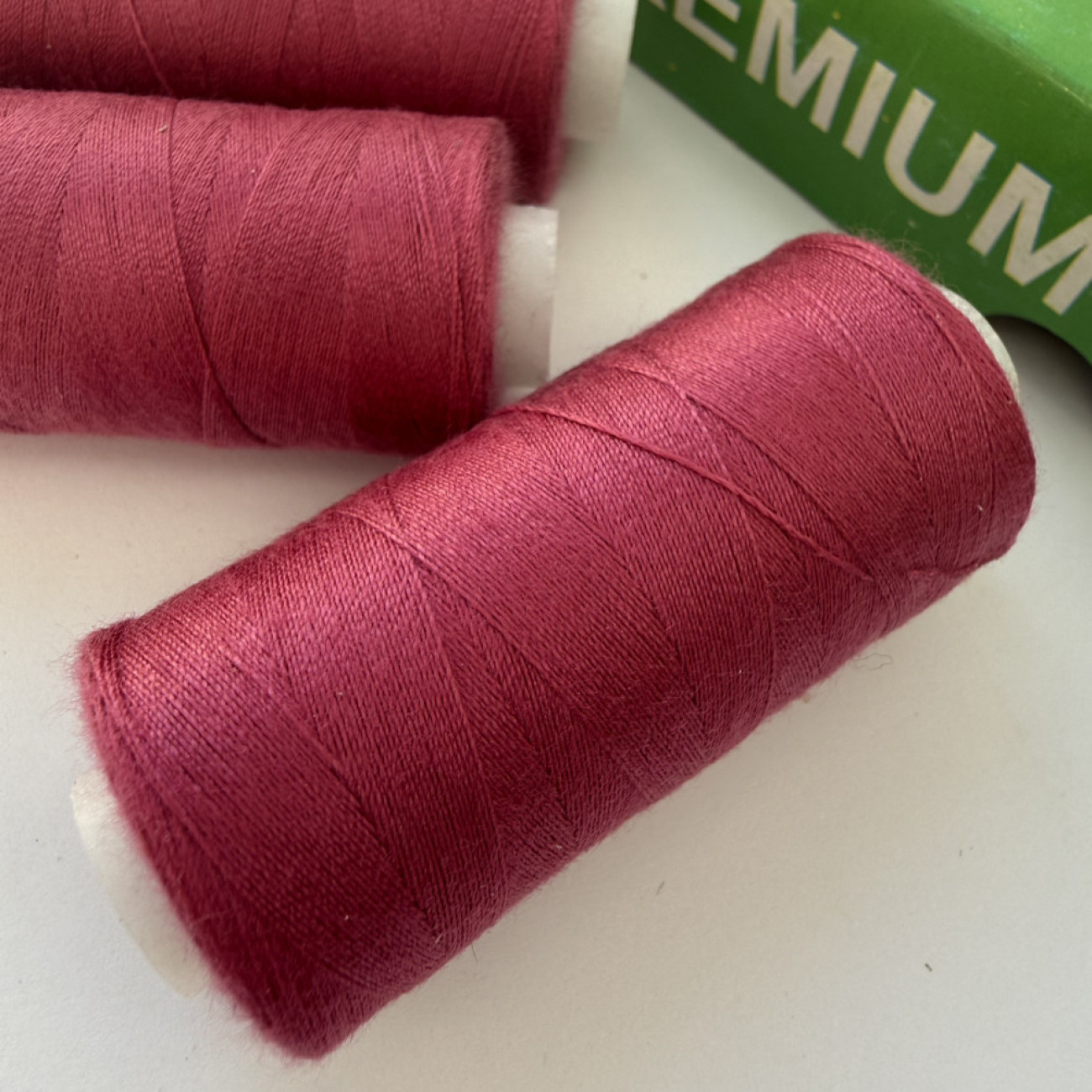 Нитки для шиття Peri 100% поліестер, 40/2, 400Y (№193)