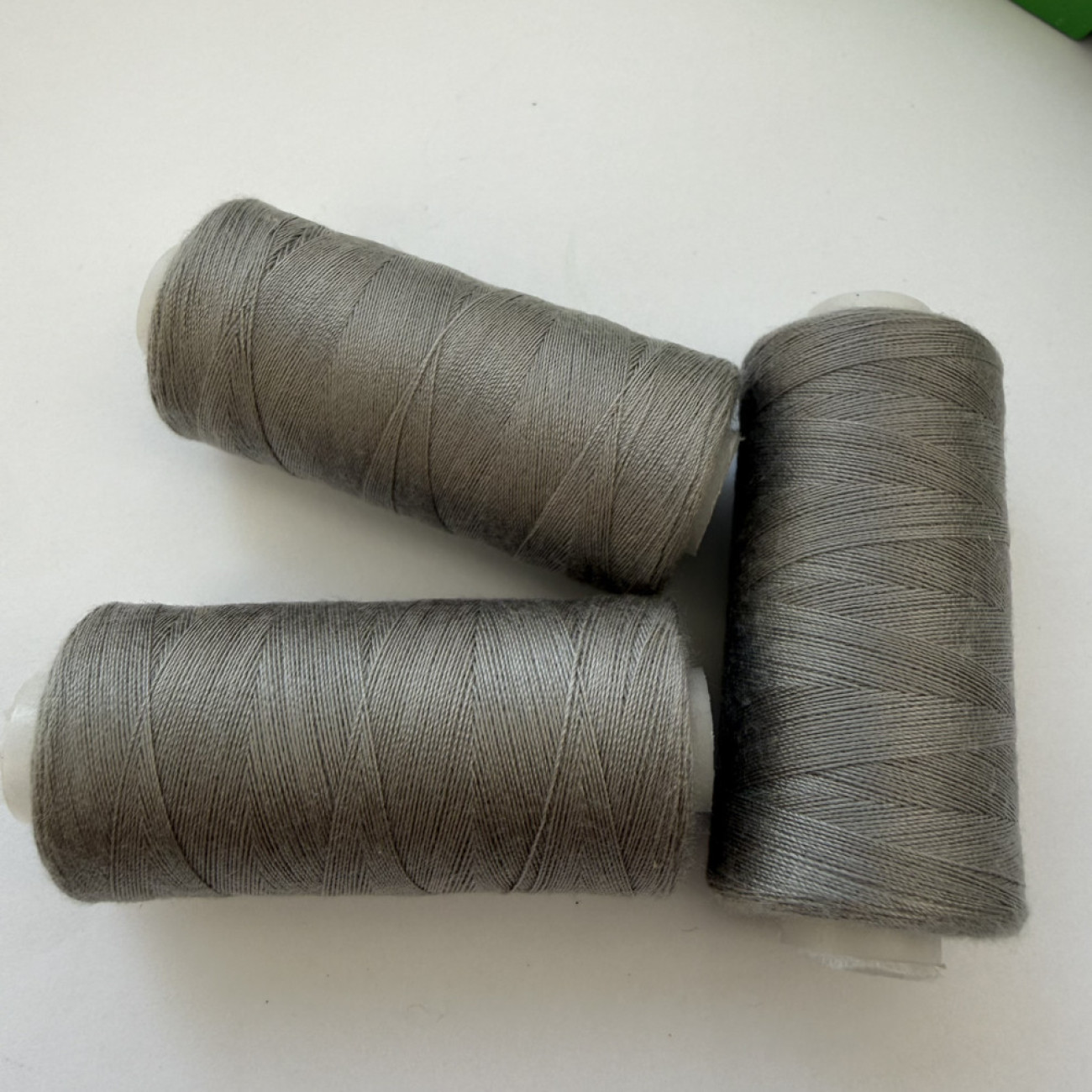 Нитки для шиття Peri 100% поліестер, 40/2, 400Y (№205)