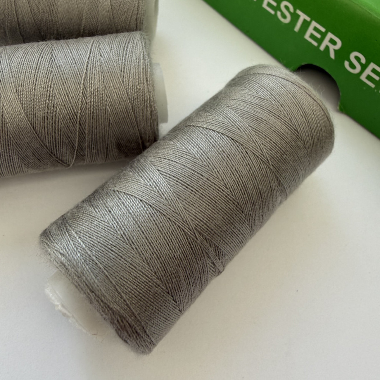 Нитки для шиття Peri 100% поліестер, 40/2, 400Y (№205)