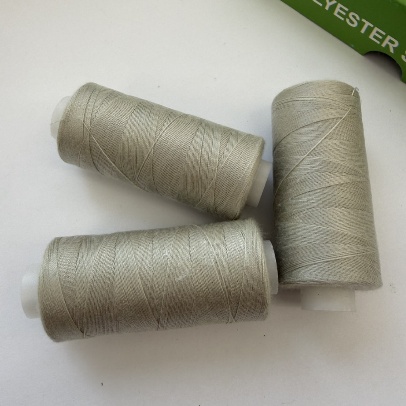 Нитки для шиття Peri 100% поліестер, 40/2, 400Y (№210)