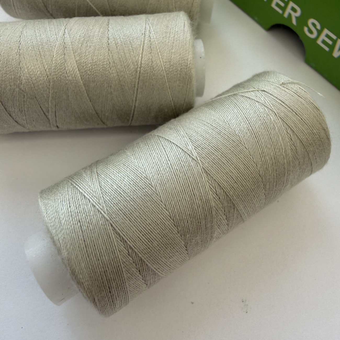 Нитки для шиття Peri 100% поліестер, 40/2, 400Y (№210)