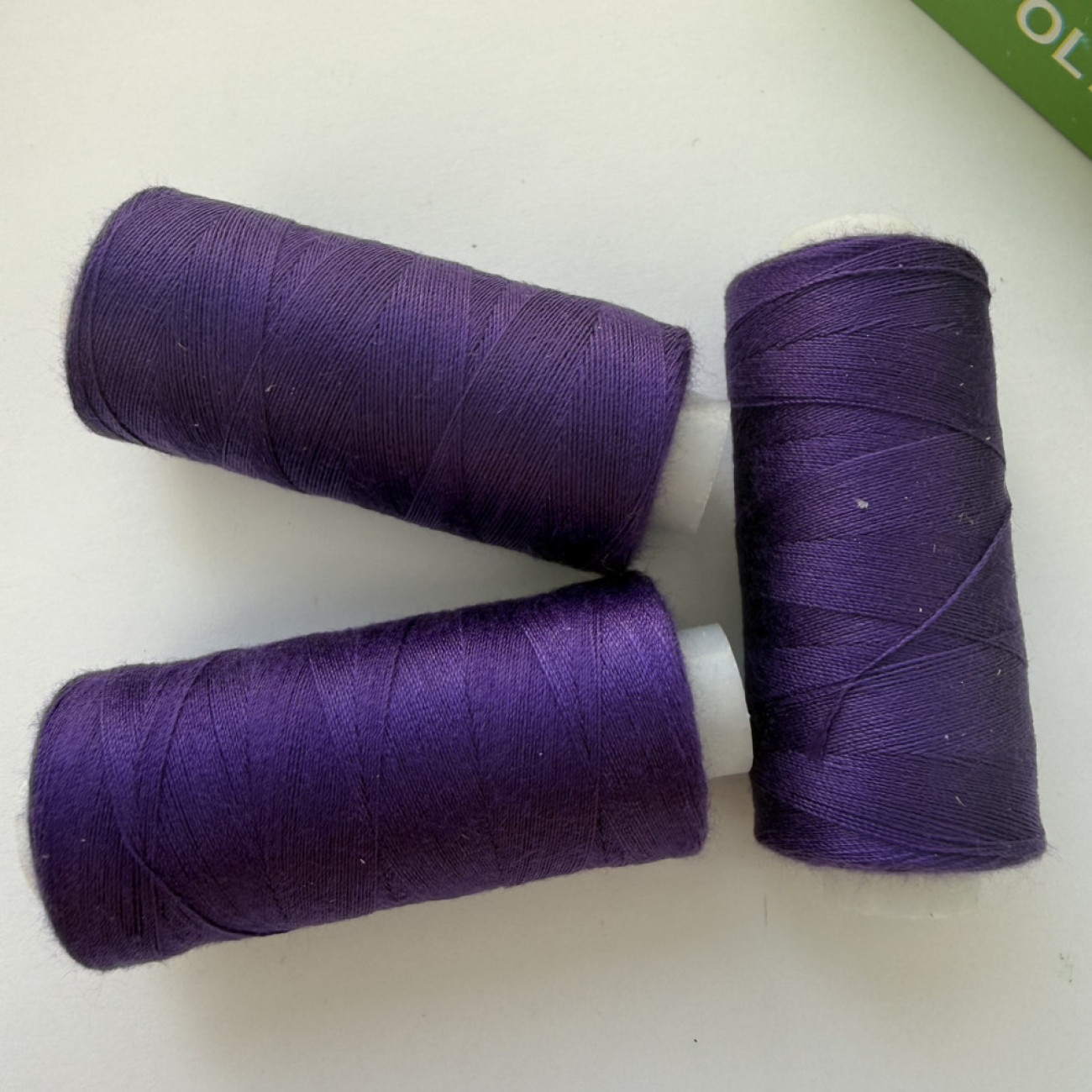 Нитки для шиття Peri 100% поліестер, 40/2, 400Y (№216)