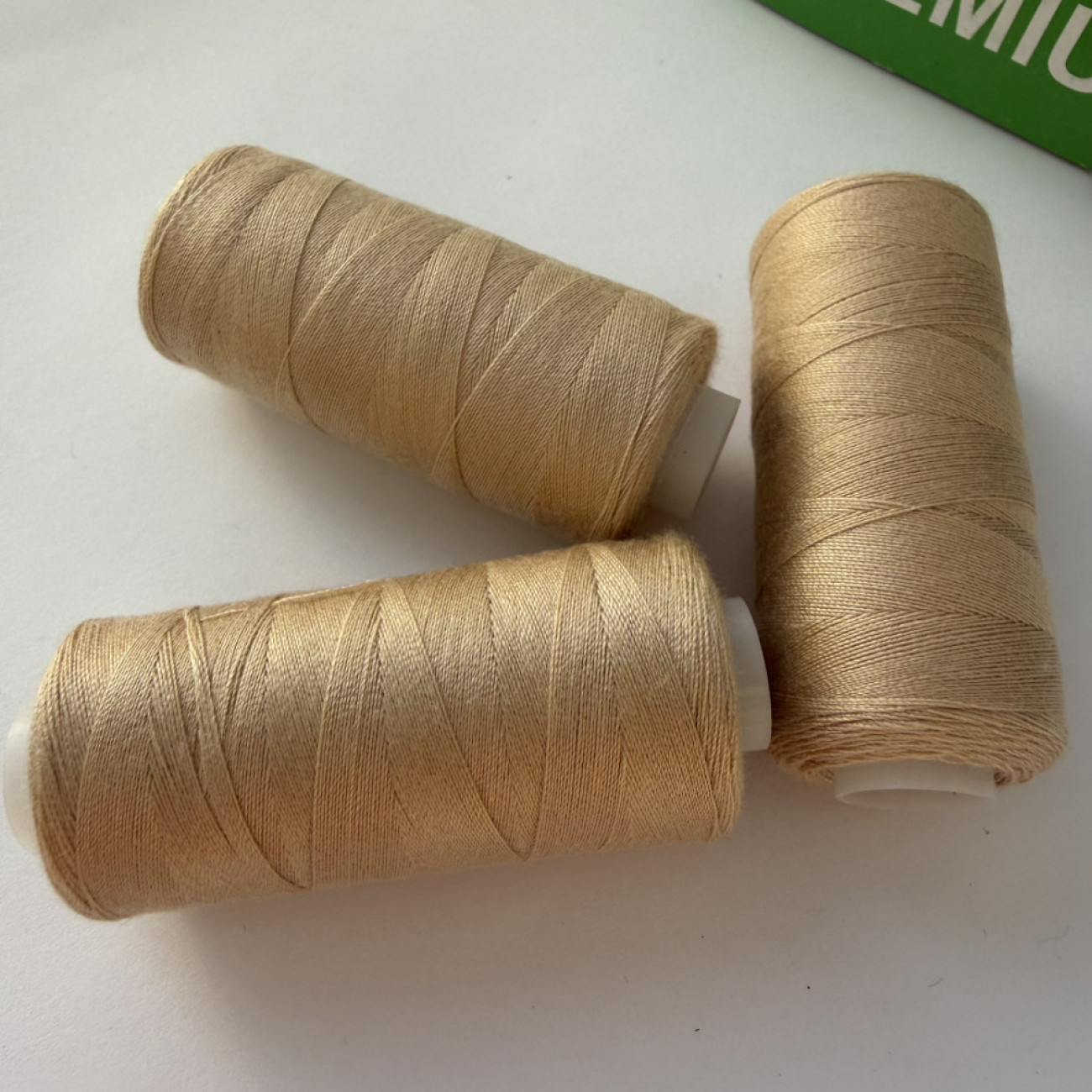 Нитки для шиття Peri 100% поліестер, 40/2, 400Y (№166)