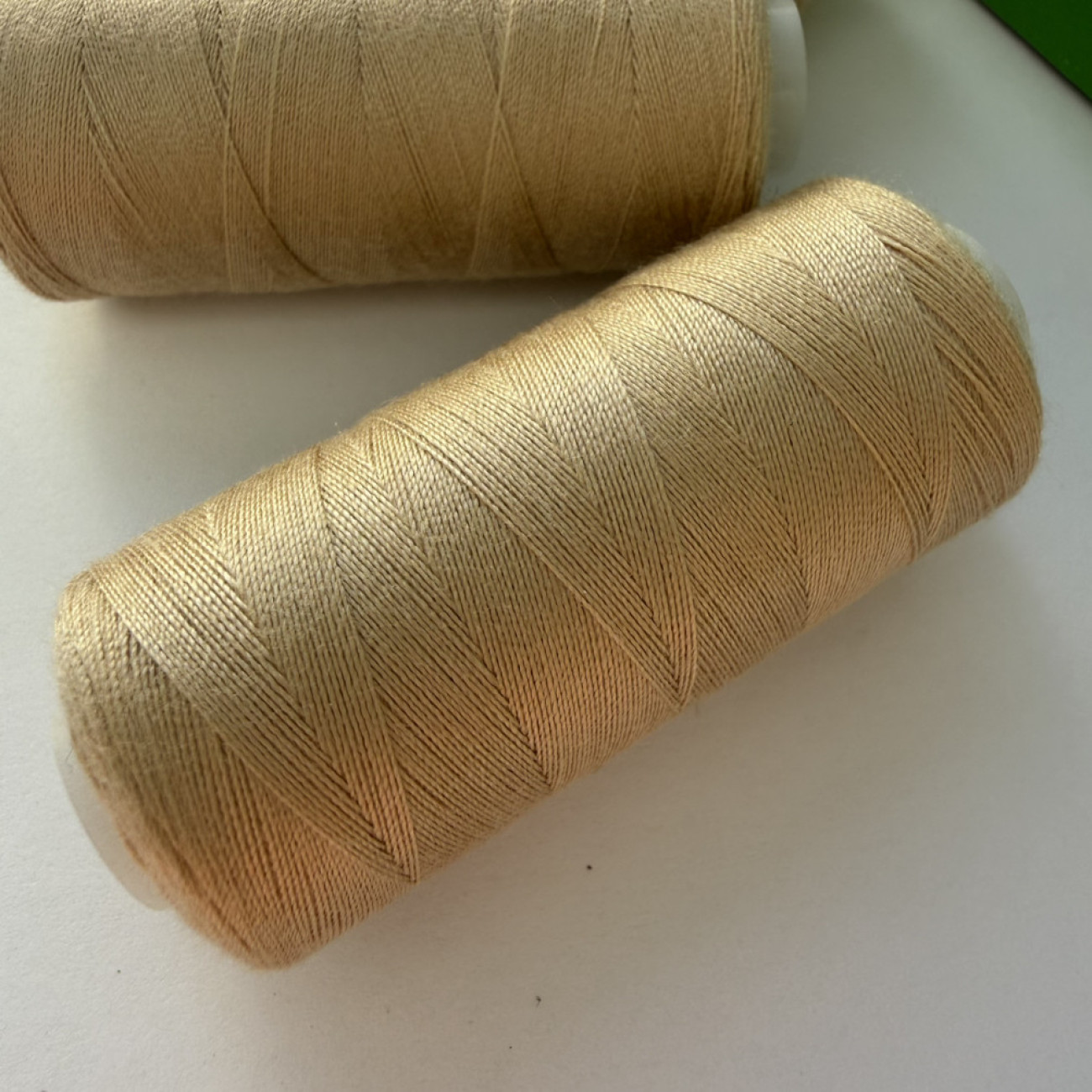 Нитки для шиття Peri 100% поліестер, 40/2, 400Y (№166)