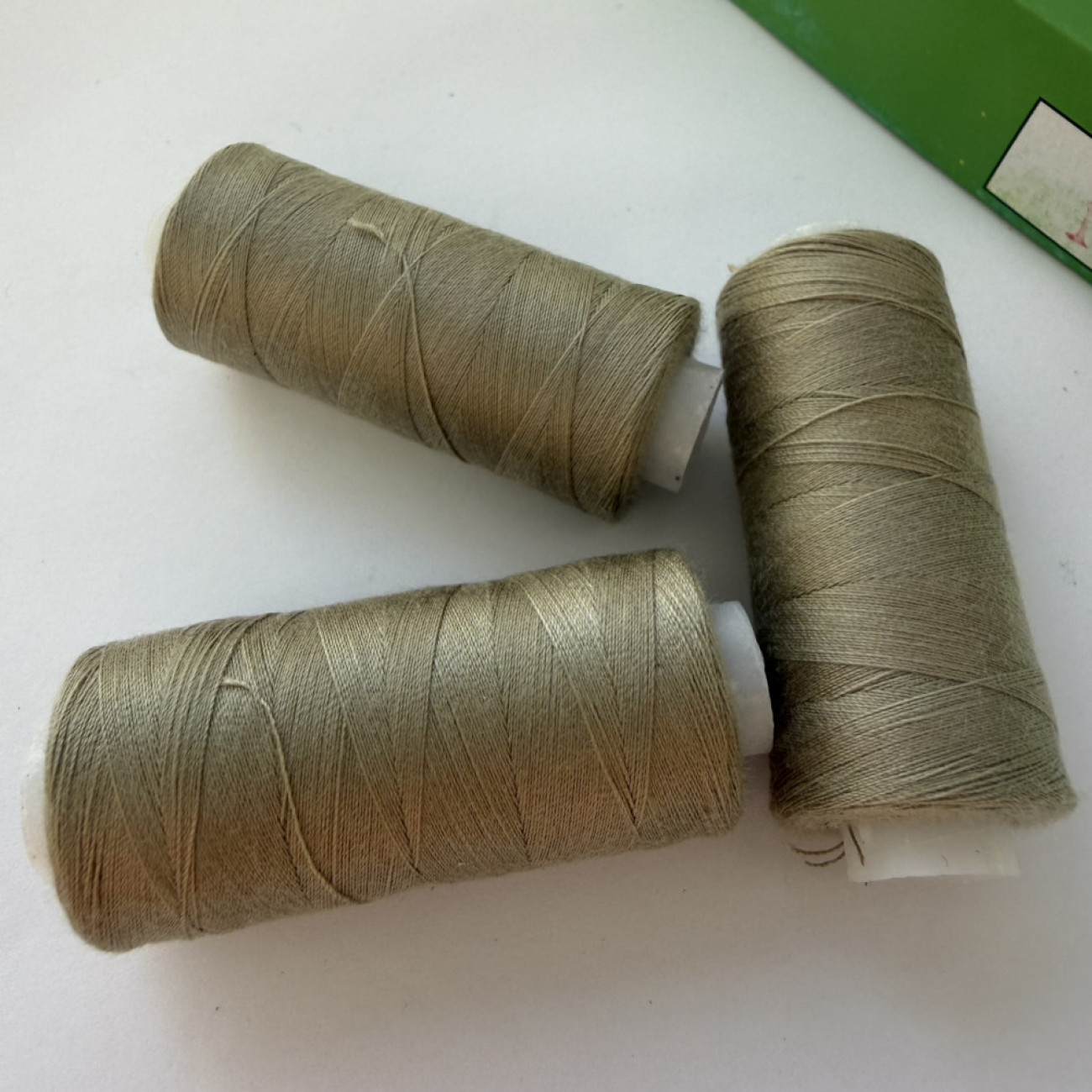 Нитки для шиття Peri 100% поліестер, 40/2, 400Y (№168)