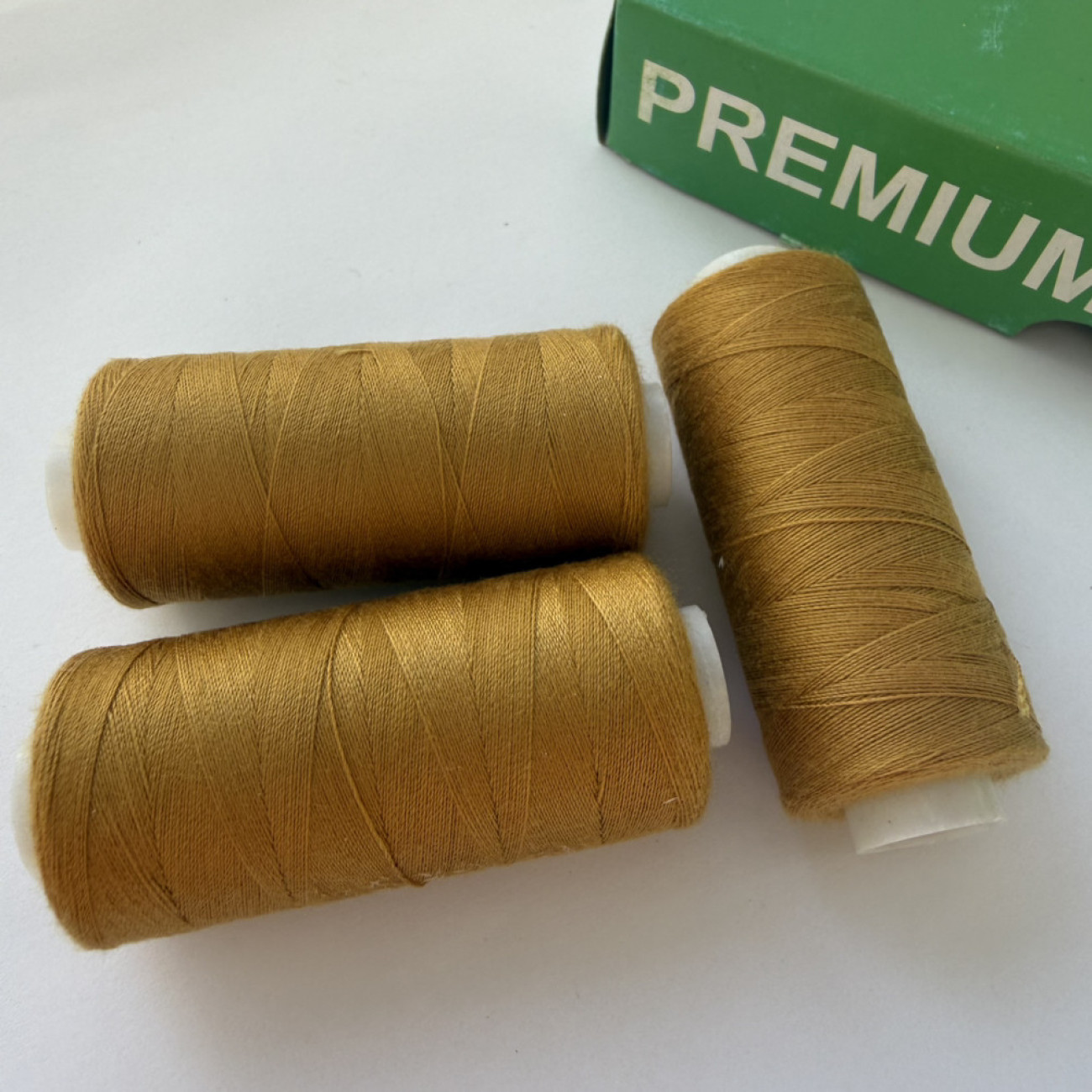 Нитки для шиття Peri 100% поліестер, 40/2, 400Y (№169)