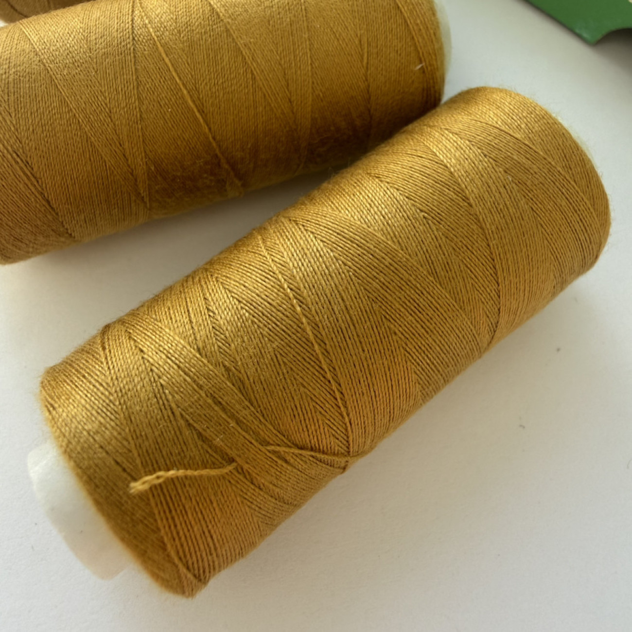 Нитки для шиття Peri 100% поліестер, 40/2, 400Y (№169)