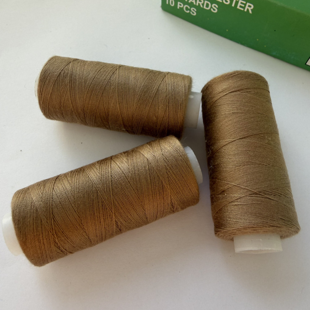 Нитки для шиття Peri 100% поліестер, 40/2, 400Y (№171)