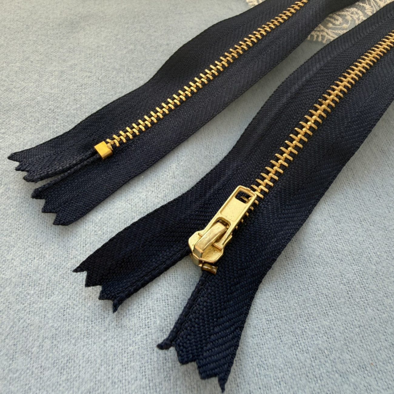 Блискавка металева нероз'ємна, 18 см, синя