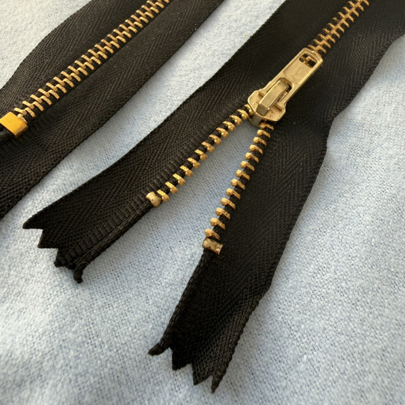 Блискавка металева нероз'ємна, 18 см, чорна