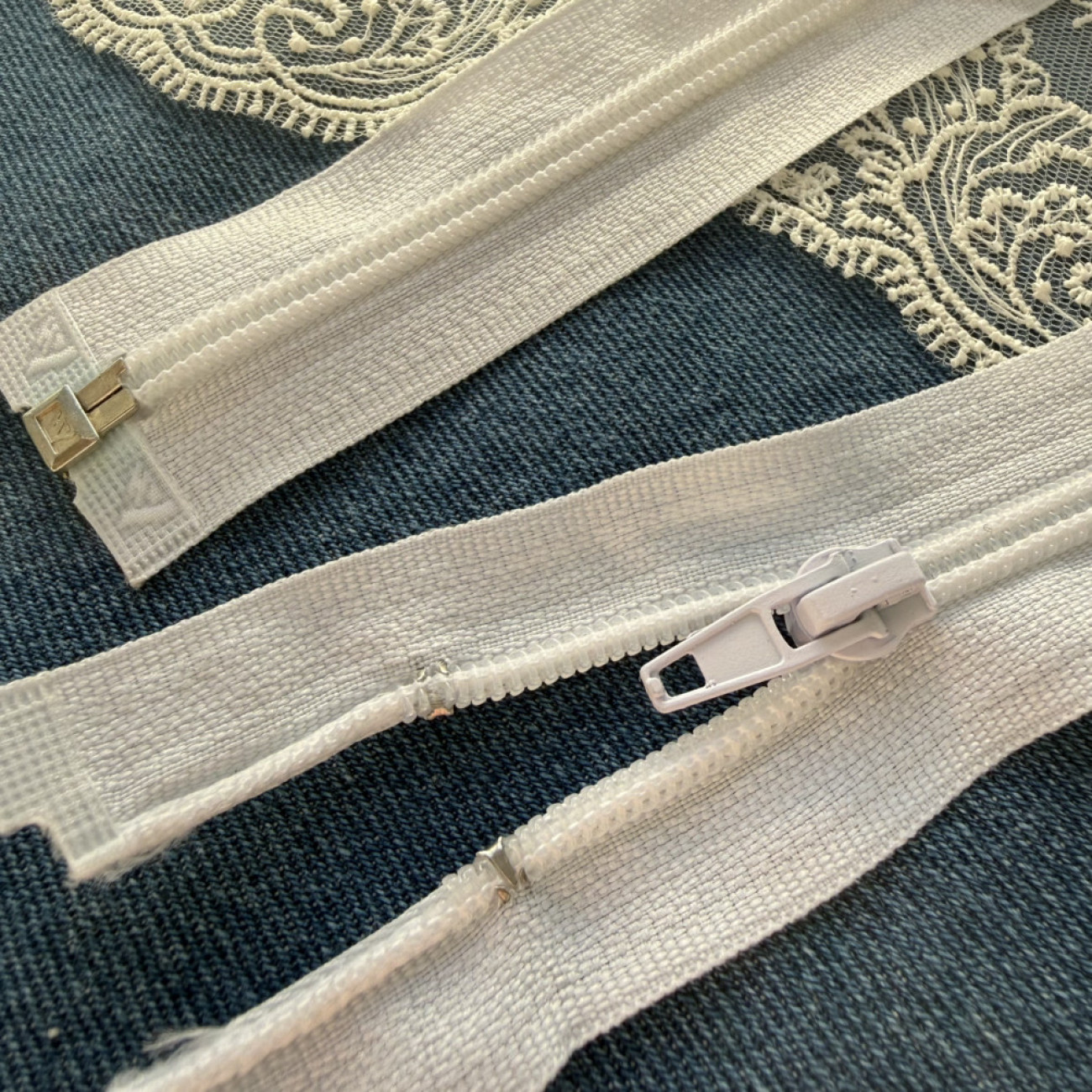 Вита блискавка роз'ємна, 55 см, біла