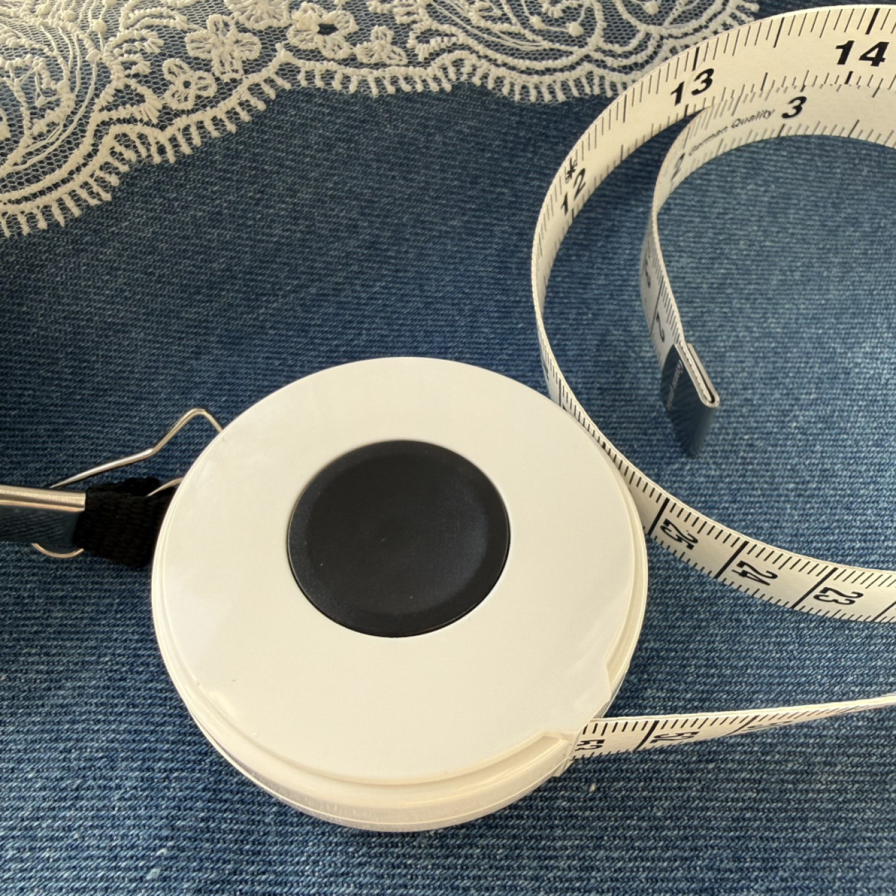 Рулетка, сантиметр кравецький, 150 см, біла з чорною серединкою