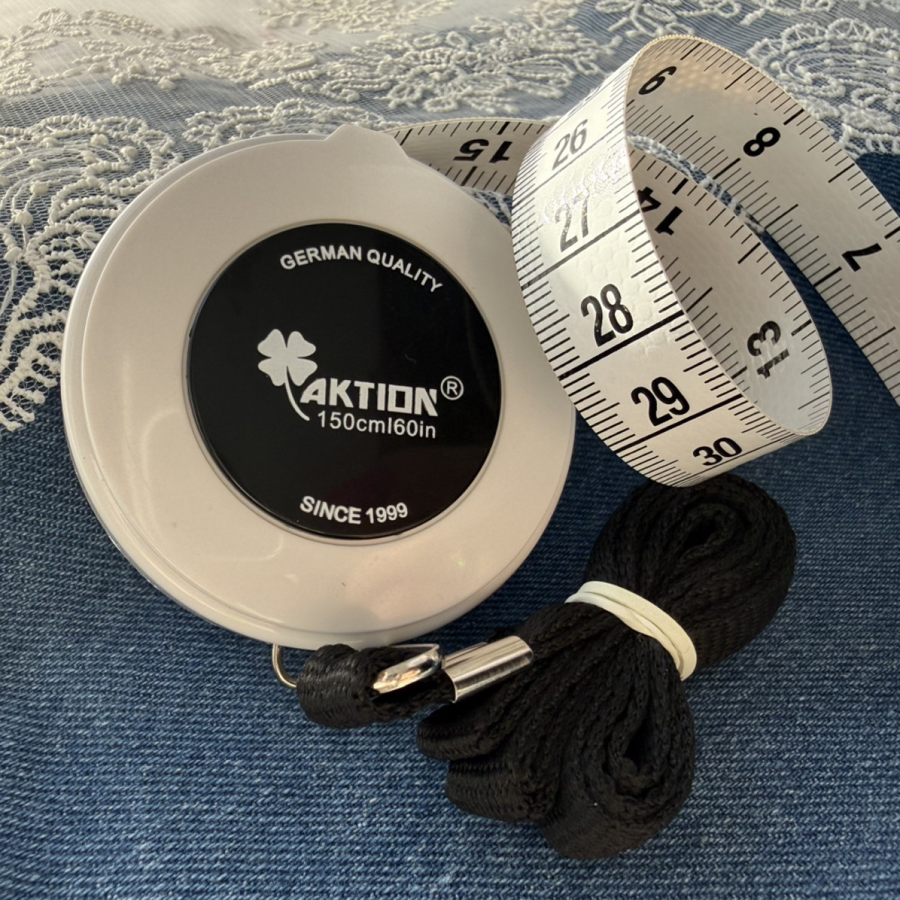 Рулетка, сантиметр кравецький, 150 см, біла з чорною серединкою