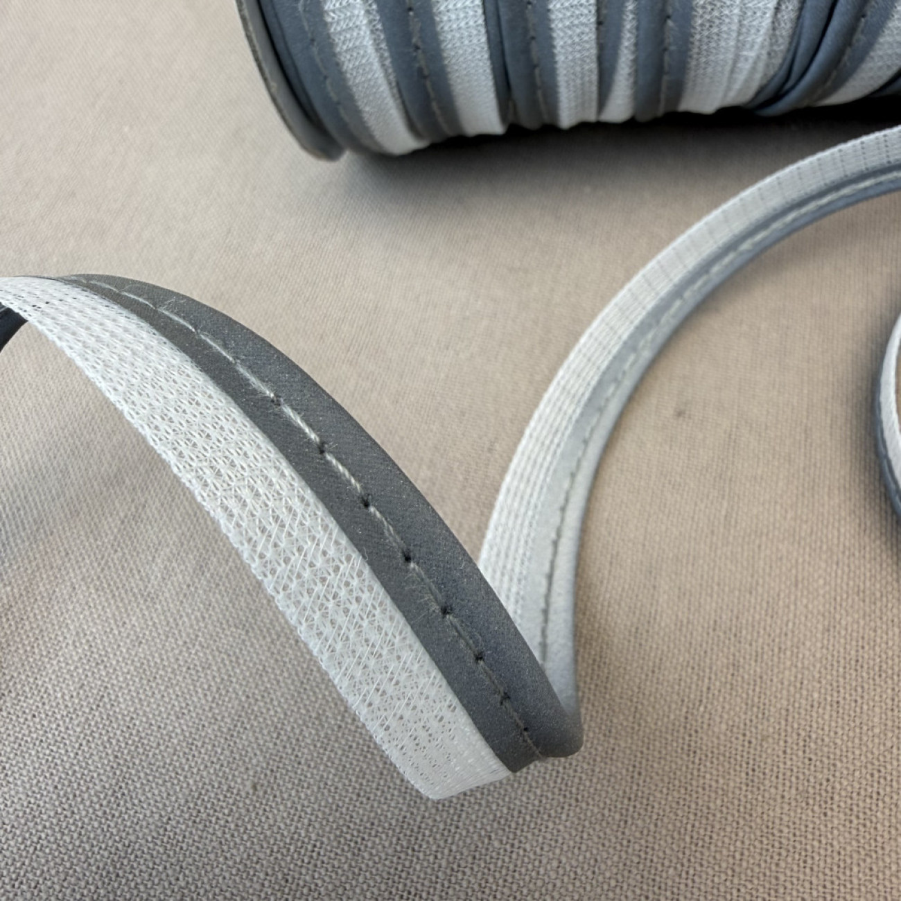 Кант світловідбиваючий вшивний 13 мм — для одягу, сумок і аксесуарів