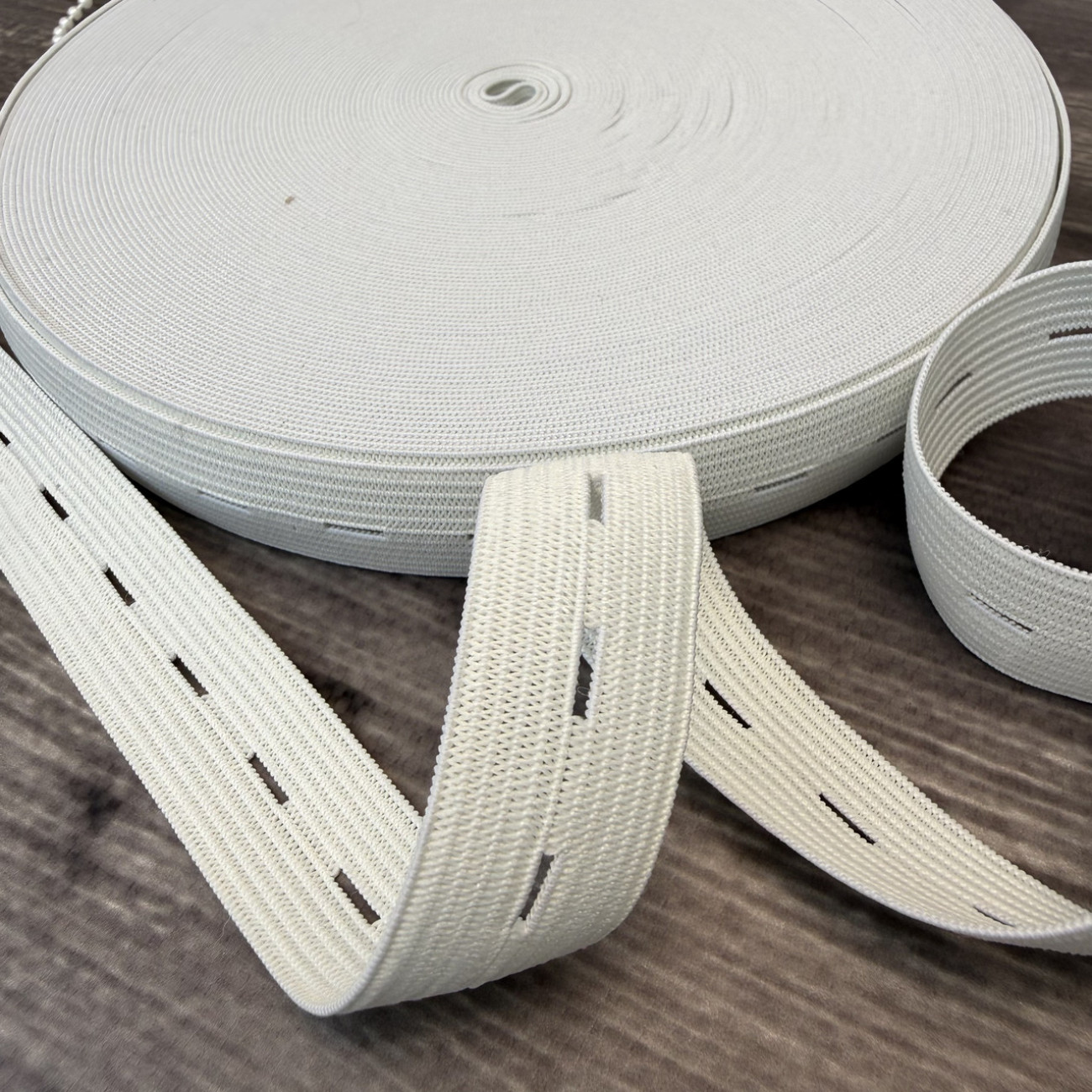 Резинка перфорована 2 см біла — еластична тасьма для шиття та рукоділля