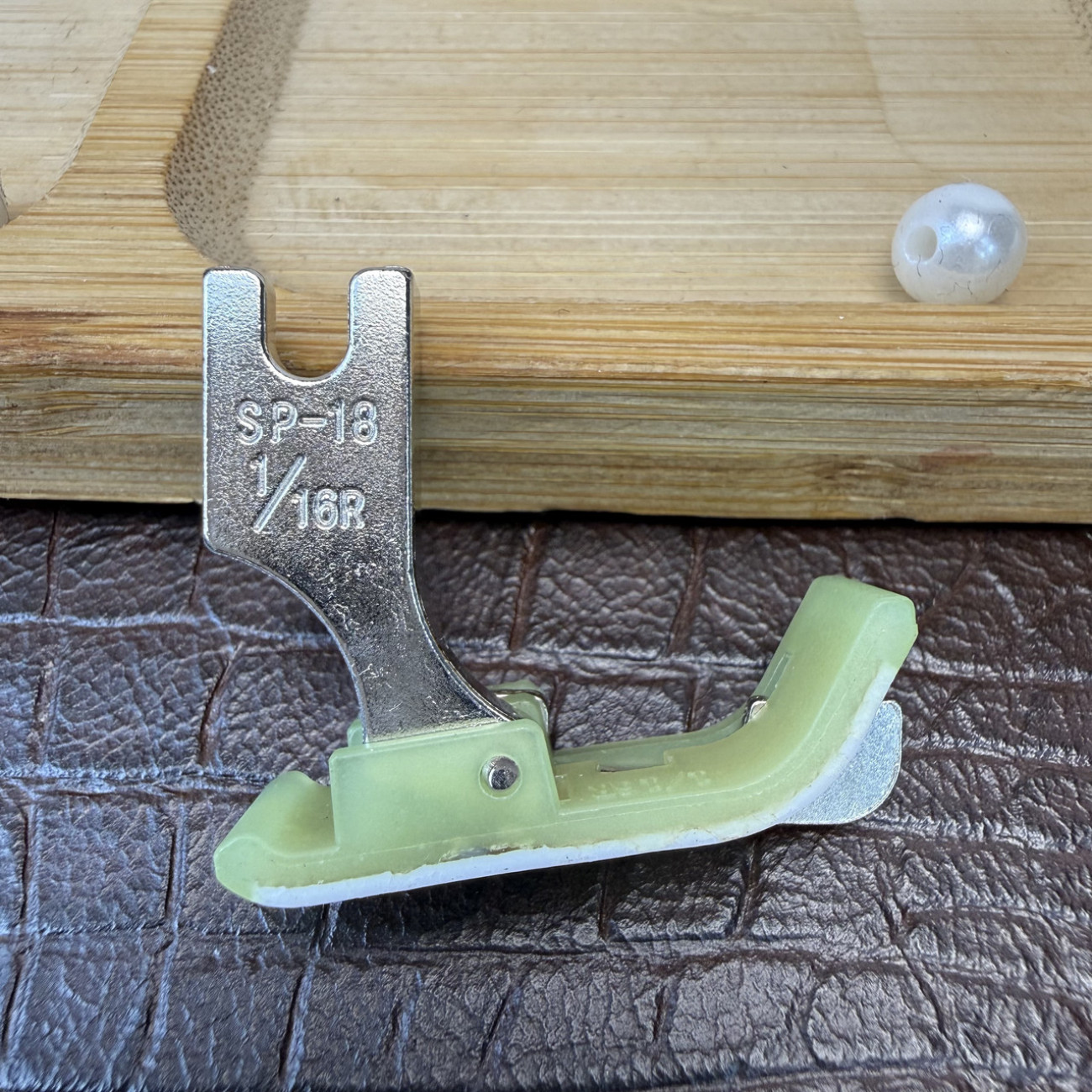 Лапка ПШМ SP-18 1/16R тефлонова для відстрочки з обмежувачем на 1,6 мм права