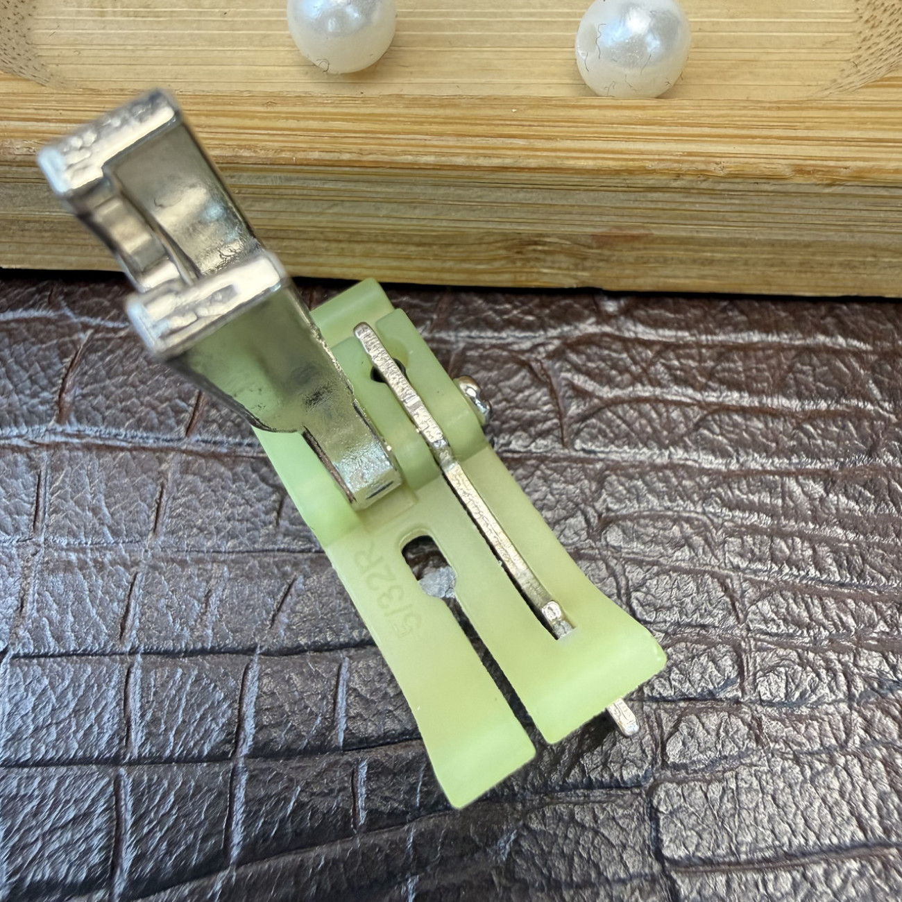 Лапка ПШМ SP-18 5/32R тефлонова для відстрочки з обмежувачем на 4 мм права