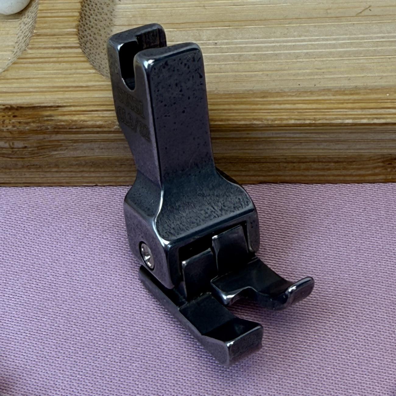 Лапка ПШМ CL 3/32 для відстрочки підпружинена на 2,4 мм ліва