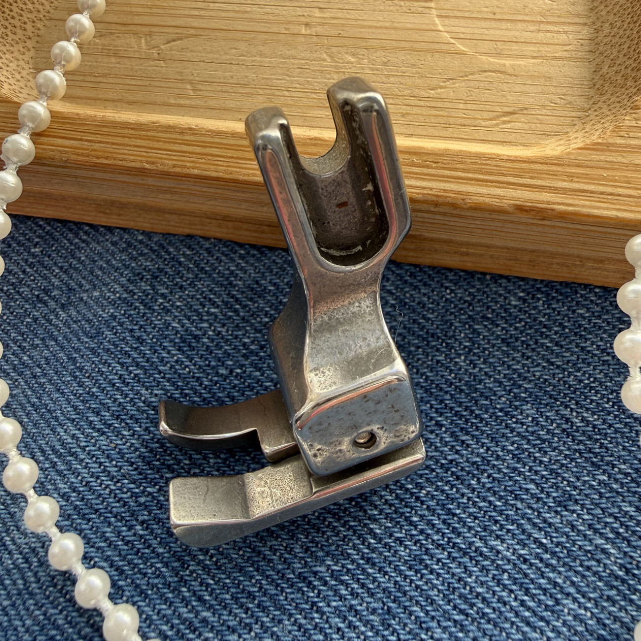 Лапка ПШМ CR 3/32 для відстрочки підпружинена на 2,4 мм права