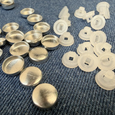 Ґудзик під обтяжку на пластиковій ніжці 10 мм білий