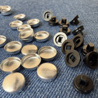 Ґудзик під обтяжку на пластиковій ніжці 10 мм чорний