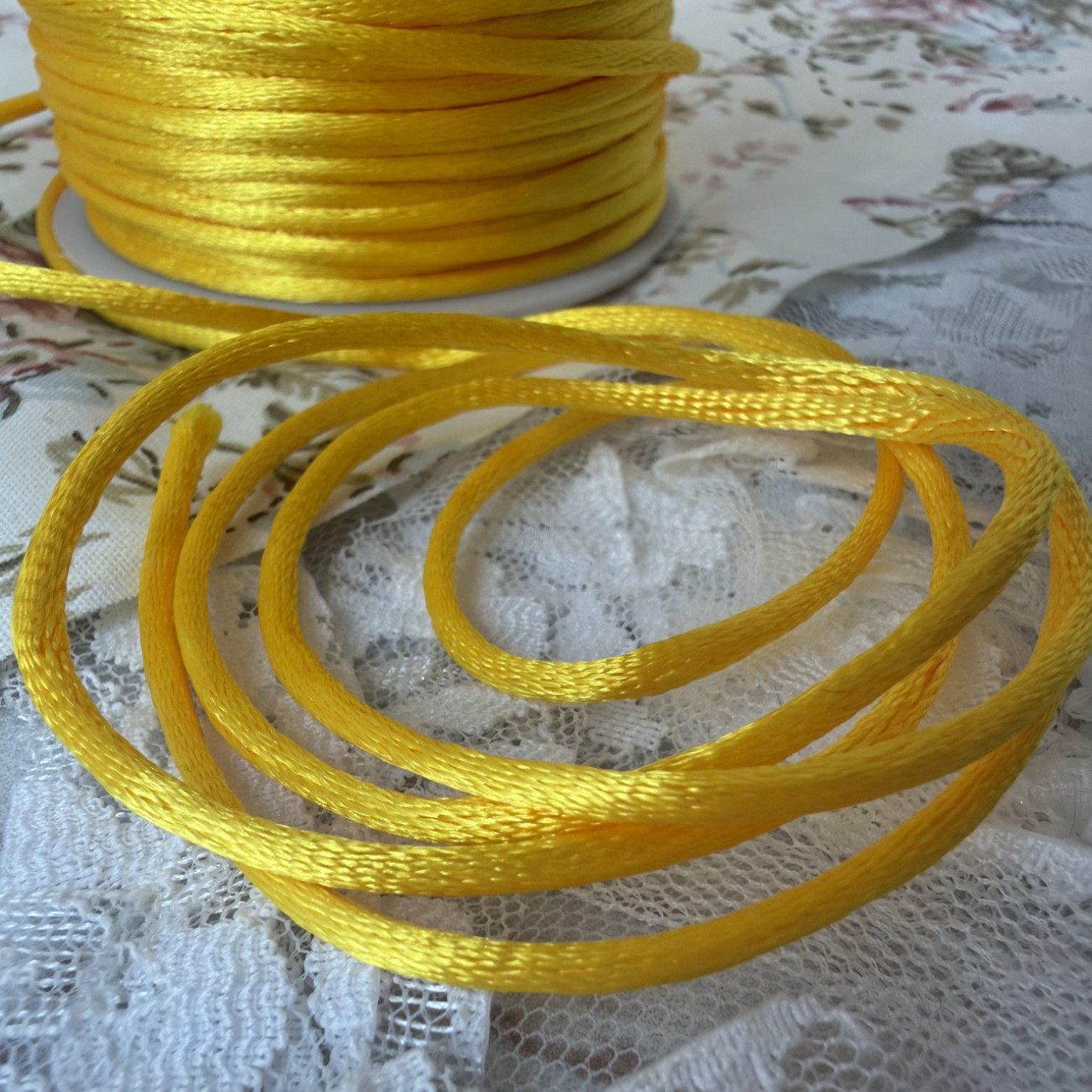 Шнур корсетний 3 мм, жовтий