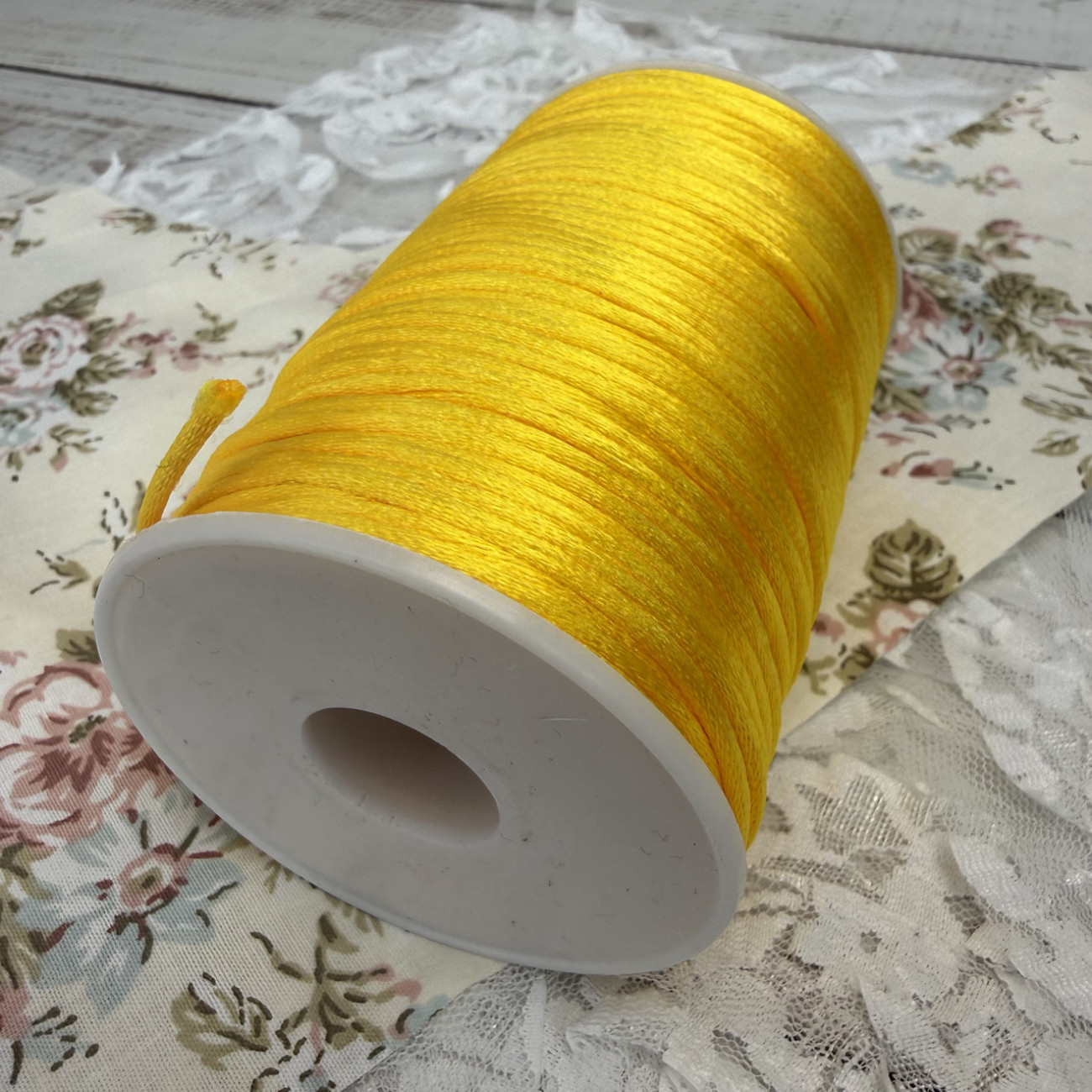 Шнур корсетний 3 мм, жовтий, моток 90 м