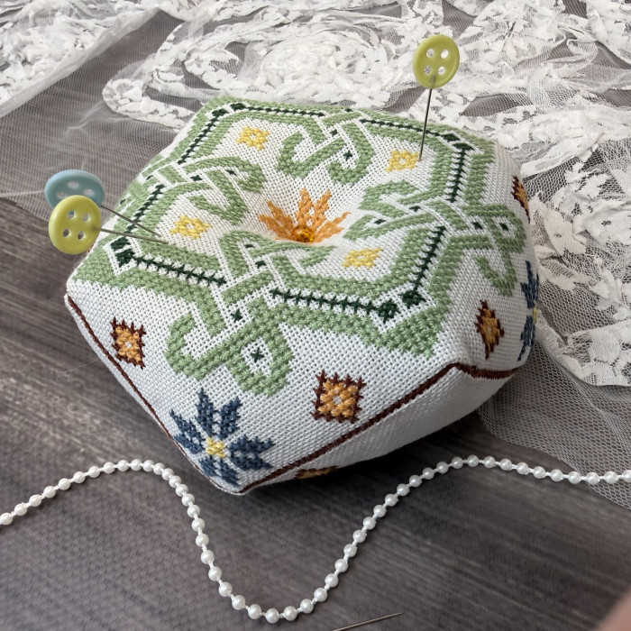 Біскорню для голок і шпильок - компактна подушечка для шиття та рукоділля