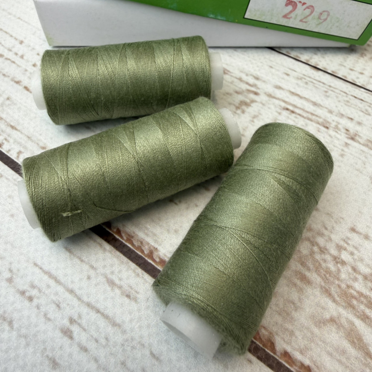 Нитки для шиття Peri 100% поліестер, 40/2, 400Y (№229)