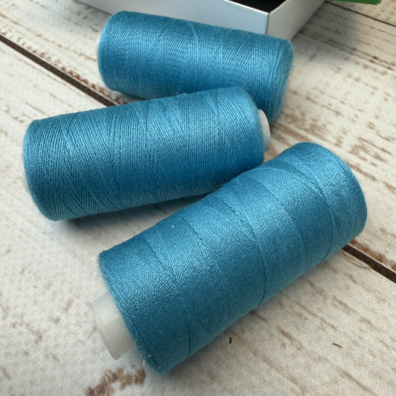 Нитки для шиття Peri 100% поліестер, 40/2, 400Y (№236)