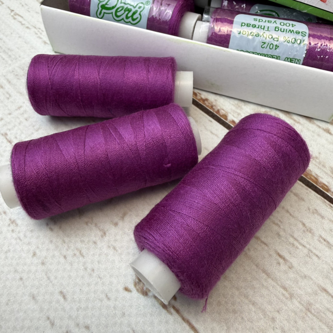 Нитки для шиття Peri 100% поліестер, 40/2, 400Y (№231)