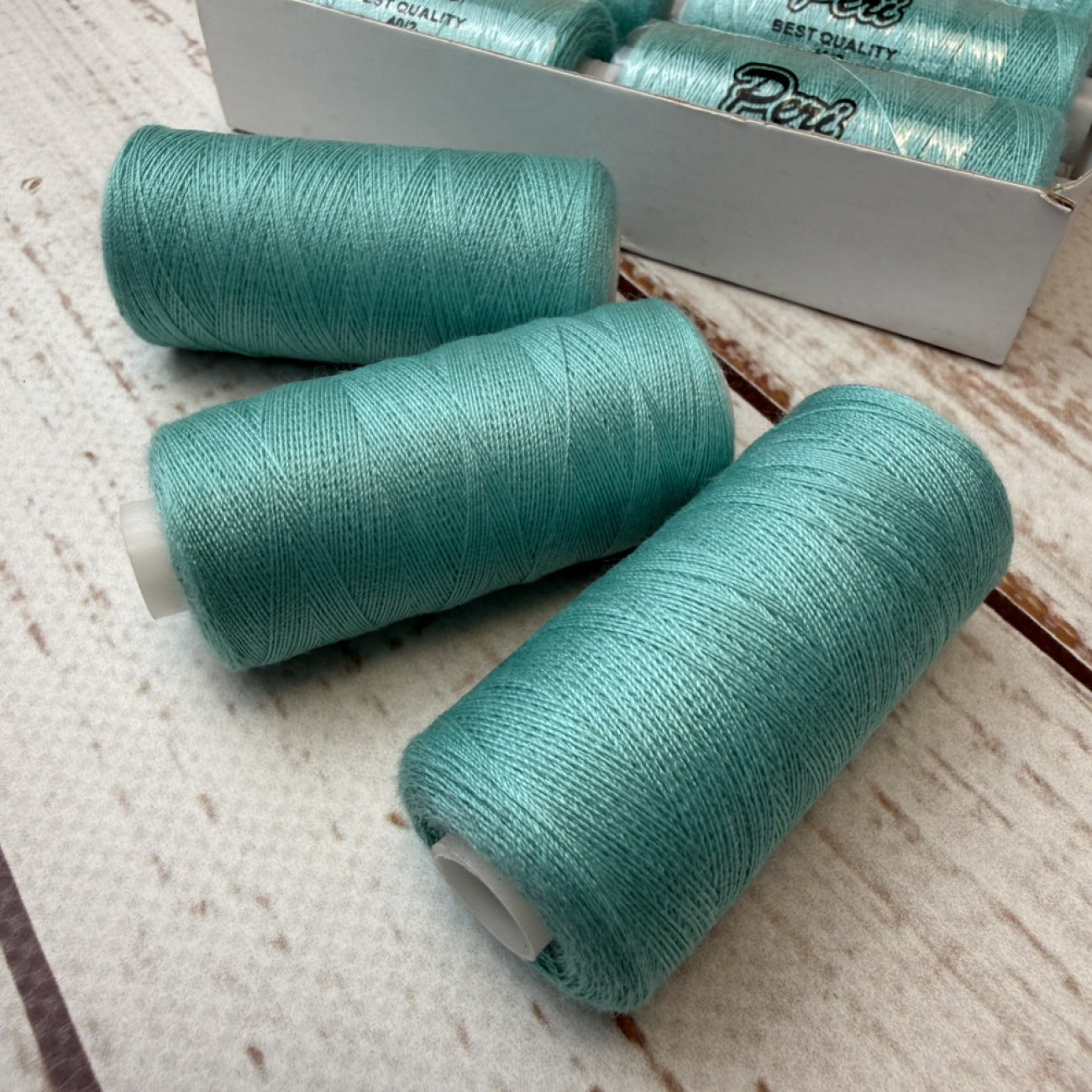 Нитки для шиття Peri 100% поліестер, 40/2, 400Y (№247)