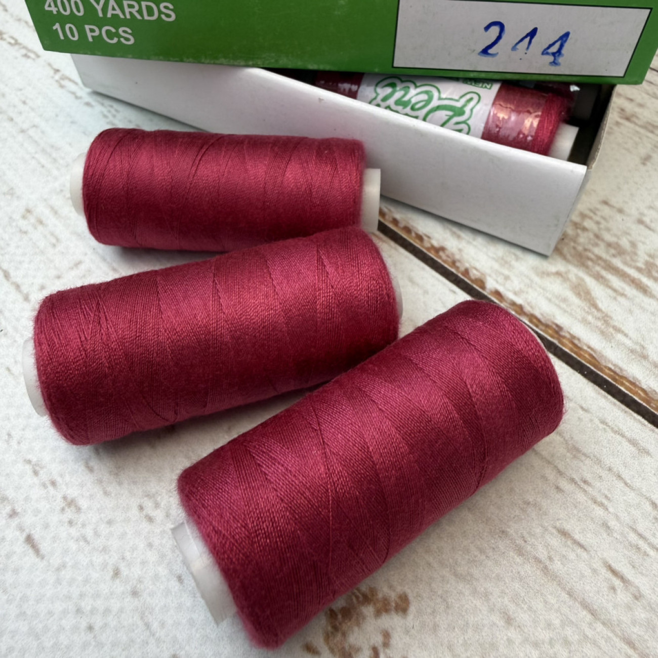 Нитки для шиття Peri 100% поліестер, 40/2, 400Y (№244)