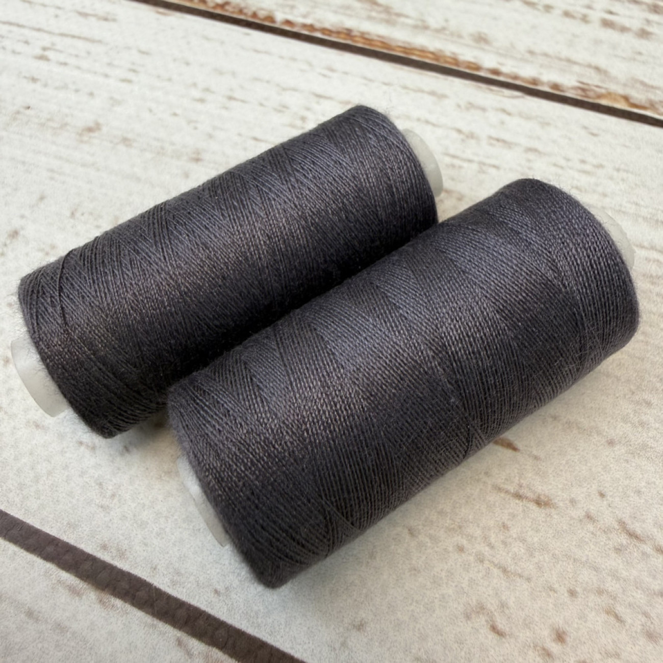 Нитки для шиття Peri 100% поліестер, 40/2, 400Y (№242)